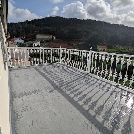 Vivienda Turistica Vacacional Maricarmen Hotel Arou Екстериор снимка