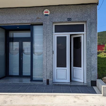 Vivienda Turistica Vacacional Maricarmen Hotel Arou Екстериор снимка