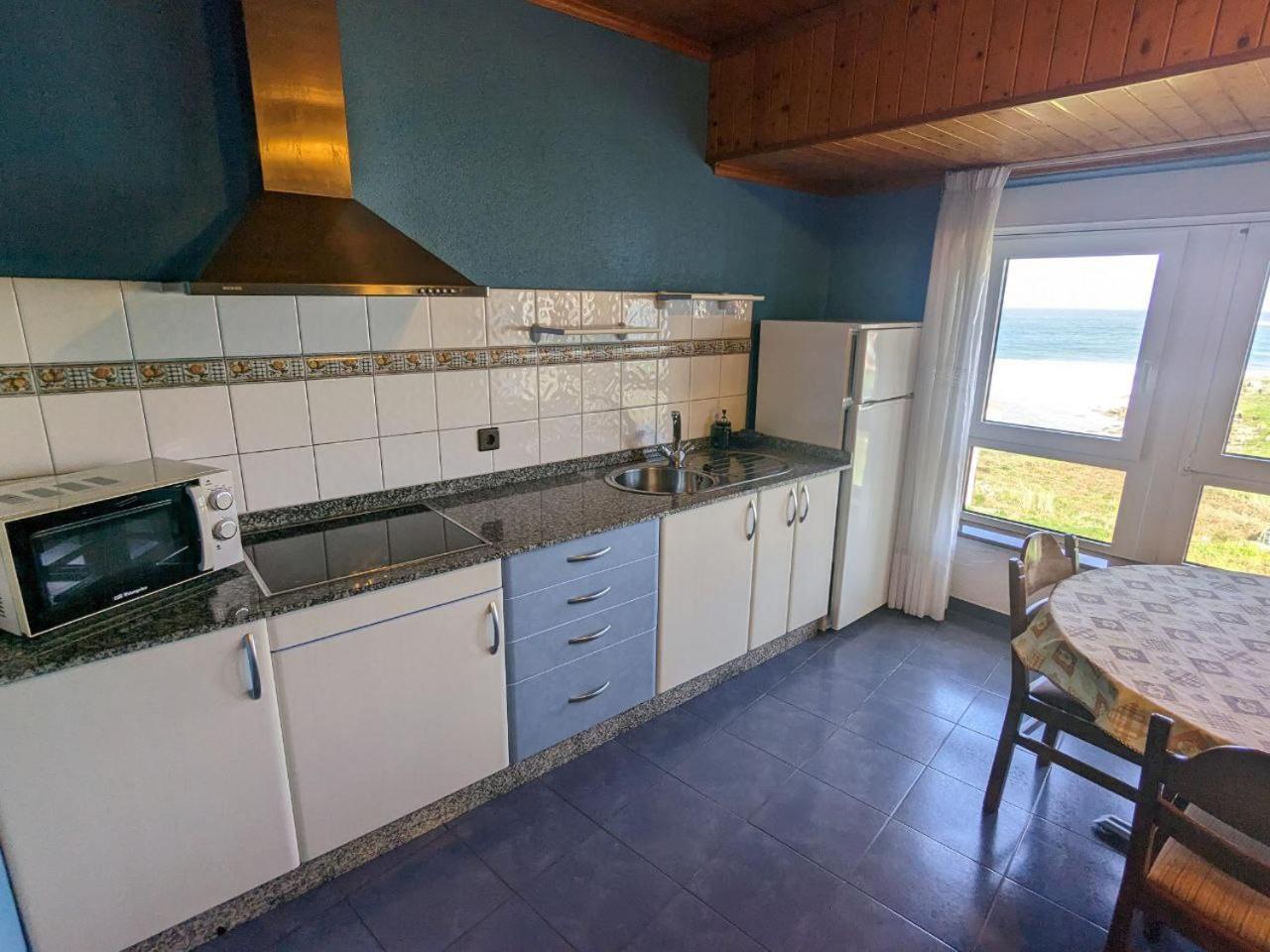 Vivienda Turistica Vacacional Maricarmen Hotel Arou Екстериор снимка