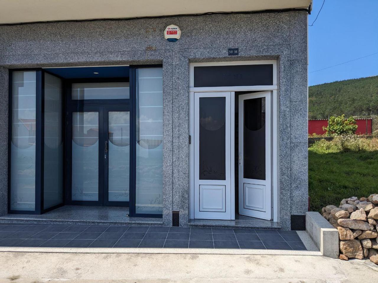 Vivienda Turistica Vacacional Maricarmen Hotel Arou Екстериор снимка